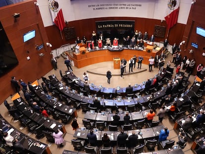 Vista panorámica del Senado de la República durante una sesión ordinaria, en Ciudad de México, en una imagen de archivo.