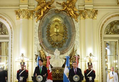 El premier canadiense Justin Trudeau y el presidente argentino Mauricio Macri durante la rueda de prensa en la Casa Rosada.