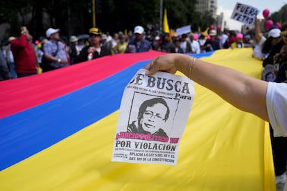 Protesta contra las reformas del gobierno de Gustavo Petro en Bogotá el 6 de marzo 2024.