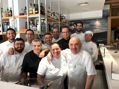 JOSÉ MELERO CON SU BRIGADA DE COCINA / CAPEL