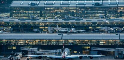 El aeropuerto de Heathrow, en Londres, propiedad de la española Ferrovial y 'hub' de la española IAG.