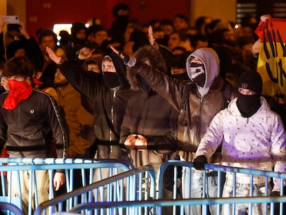 Un grupo de jóvenes participaba en la protesta contra la amnistía del jueves, en Madrid.