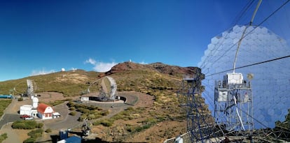Los telescopios MAGIC, en el Observatorio del Roque de los Muchachos de la isla de La Palma.