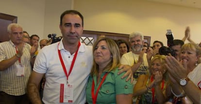 Los militantes socialistas felicitan a Irene Garc&iacute;a tras el &uacute;ltimo congreso de su partido en C&aacute;diz