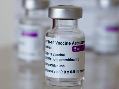Sanidad estudia hoy cómo inmunizará a menores de 60 vacunados con AstraZeneca