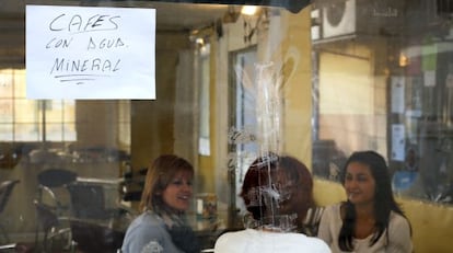 Alzira ha tenido problemas que han llevado a prohibir el uso del agua del grifo para beber. 