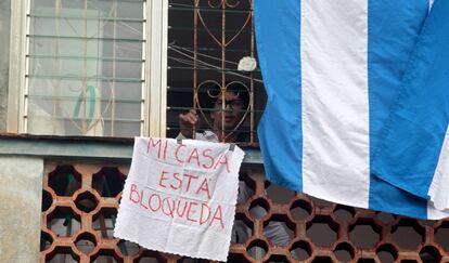 Yunior García, líder del movimiento Archipiélago denunció que agentes de la Seguridad del Estado cubano le advirtieron que lo arrestarán si intentaba marchar, como estaba previsto.