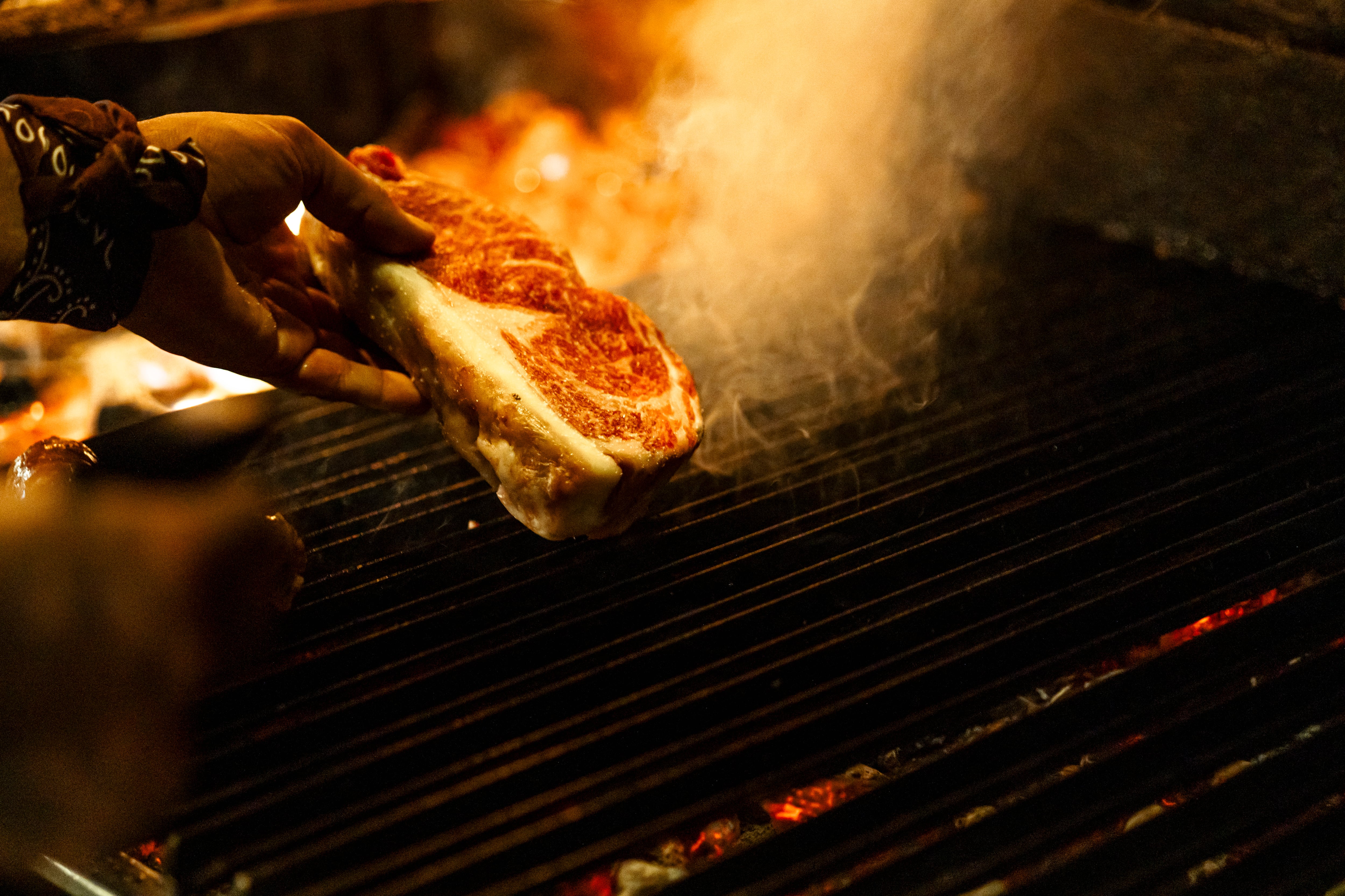 Los mandamientos del buen parrillero: el error del método vasco al hacer el chuletón