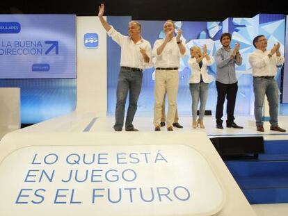 El n&uacute;mero dos de la candidatura del PP a Europa, Esteban Gonz&aacute;lez Pons, ayer en Alicante. 