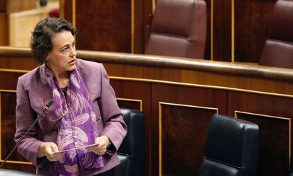 GRAF4033. MADRID, 24/10/2018.- La ministra de Trabajo, Magdalena Valerio, durante su intervención en el pleno del Congreso celebrado hoy. EFE/J.P.Gandul