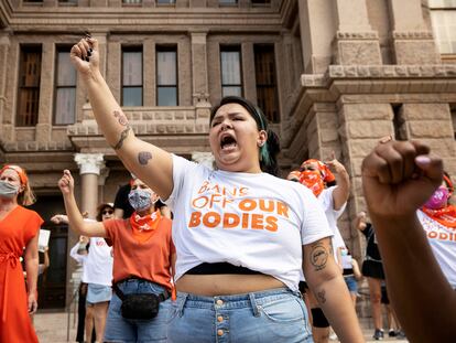 Un grupo de mujeres protesta este miércoles en la ciudad de Austin contra la nueva ley sobre el aborto en Texas.