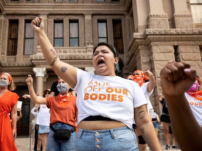 Un grupo de mujeres protesta este miércoles en la ciudad de Austin contra la nueva ley sobre el aborto en Texas.