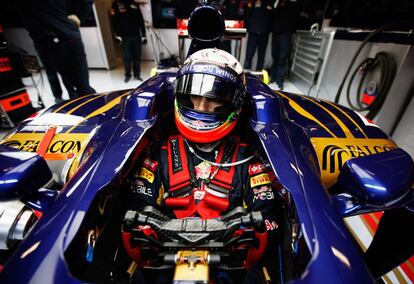 El australiano Daniel Ricciardo en su Toro Rosso.