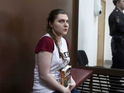 Anna Pavlikova, processada por ligação com uma organização extremista, no julgamento ocorrido em agosto passado em Moscou.