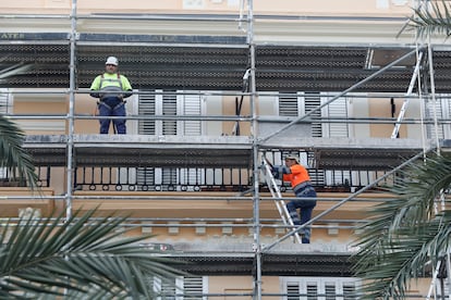 Trabajadores en una obra de Valencia.