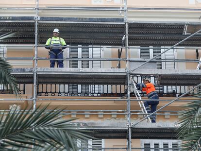 Trabajadores en una obra de Valencia.