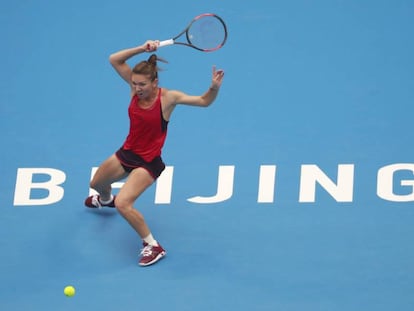 Halep, durante el partido contra Ostapenko en Pek&iacute;n.