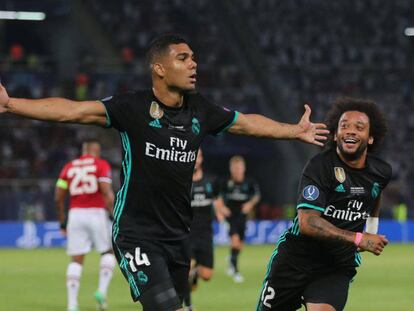 Casemiro, celebra el primer gol de la Supercopa de Europa