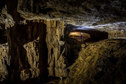 Cueva Vallina-Nospotrenta (Cantabria).