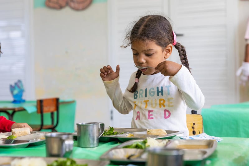 Mucho más que una comida: el círculo virtuoso de invertir en comedores escolares