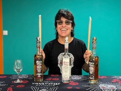 Álex González tequila Mala Vida
