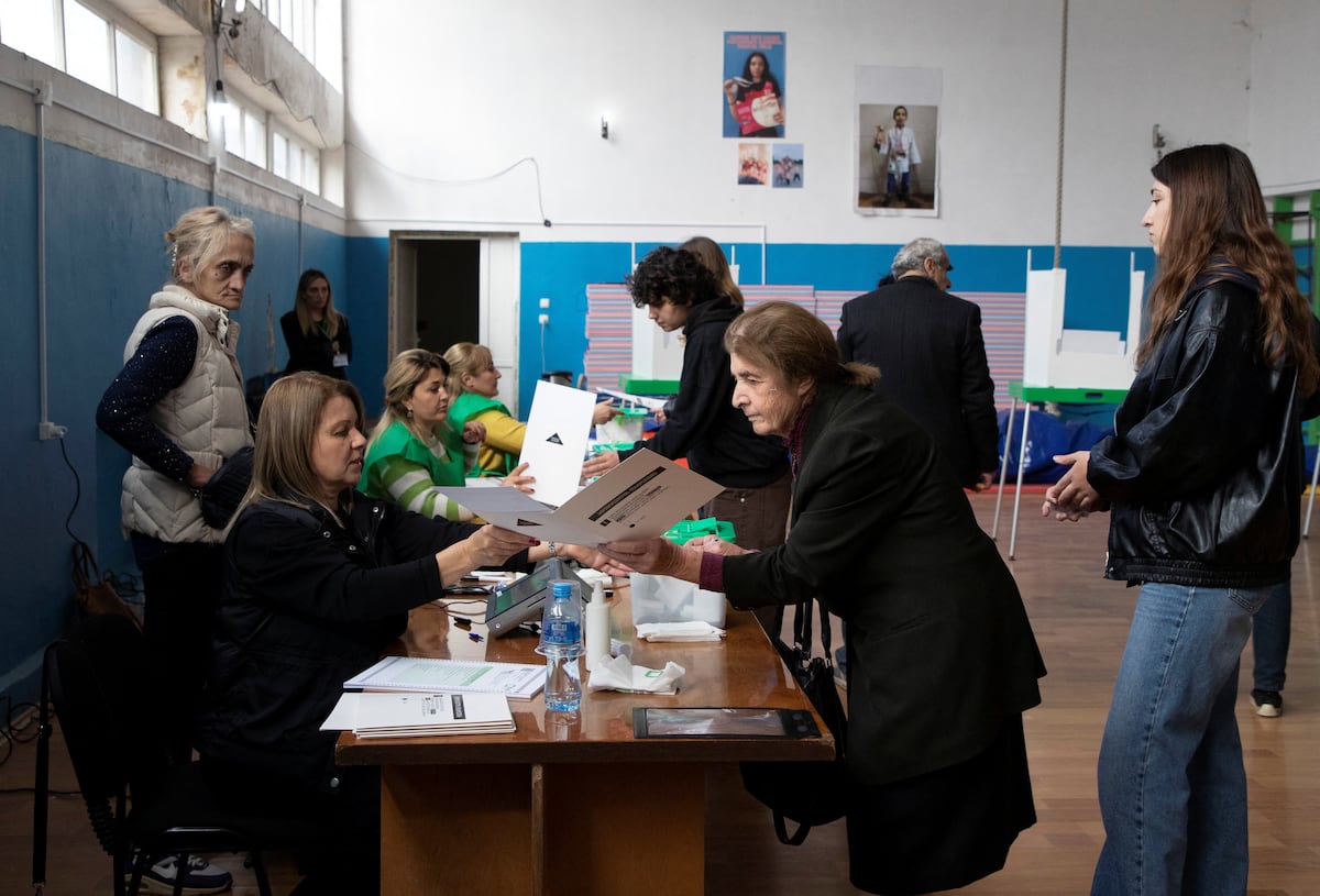 The Government and the opposition declare themselves winners in Georgia at the close of the polls