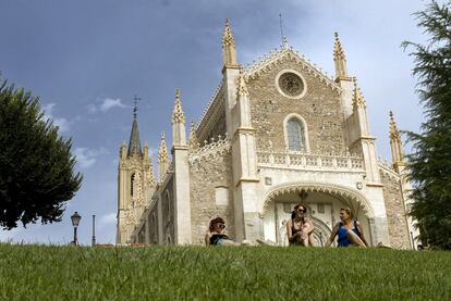 Fachada de la iglesia de San Jerónimo el Real, la única de estilo gótico ojival de Madrid.