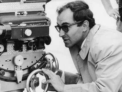 Jean-Luc Godard, en el rodaje de 'Pierrot, el loco' (1965).