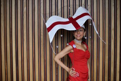 Continúa el desfile de las pamelas y tocados durante el segundo día de la Royal Ascot.