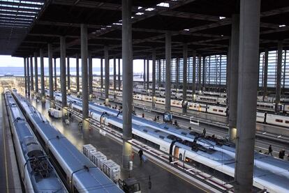 Rafael Moneo destaca que "la visión de conjunto es lo que da más valor" a la estación. Los techos son altos y el lugar, diáfano. "Una estación es un espacio muy hermoso de la ciudad porque no es privado, todos tienen acceso", asegura el arquitecto.