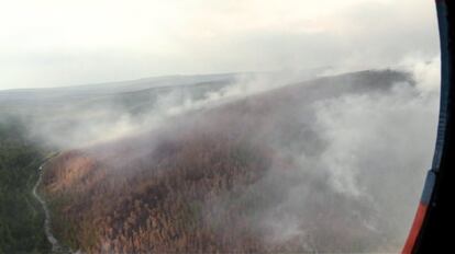 Una captura de un vídeo difundido por la cadena de televisión rusa RU-RTR muestra el incendio forestal en Boguchansky.