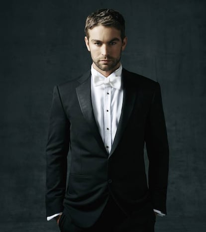 <p>Chace Crawford (1985, Lubbock) aún no ha conseguido interpretar un papel que le haya dado tantos éxitos como el guapo y millonario Nate Archibald, su personaje en ‘Gossip Girl’. En pleno auge de su fama por la emisión de la serie, en julio de 2010 fue detenido por posesión de marihuana. Se le retiraron los cargos después de que accediera a realizar 24 horas de servicio comunitario y tras tener que presentarse en una comisaría una vez al mes durante un año.</p> <br> <p> <p>Tras su paso por 'Gossip Girl', participó en la serie musical ‘Glee’ y ha tenido papeles en varias películas, la más sonadas de las cuales fue su participación en ‘Qué esperar cuando estás esperando’, en la que participaban actores como Cameron Diaz, Jennifer Lopez, Denis Quaid o Anna Kendrick (con quien compartía historia de amor). Ahora mantiene una relación desde hace más de un año con la también actriz Rebecca Rittenhouse.</p> <br> <p>