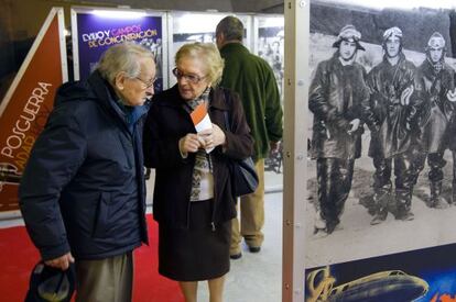 Exposición de aviadores de la República, en el Castillo de Montjuïc de Barcelona.