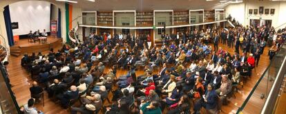 El lanzamiento de 'La guerra sin fin' en el Gimnasio Moderno de Bogotá.