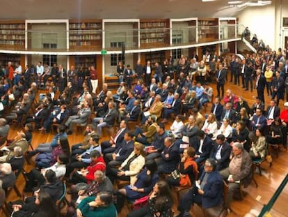 El lanzamiento de 'La guerra sin fin' en el Gimnasio Moderno de Bogotá.