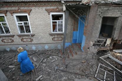 Destrozos causados por un ataque de las fuerzas ucranias en en el pueblo de Semenivka en las afueras de Slaviansk, Ucrania. 23 de mayo 2014.