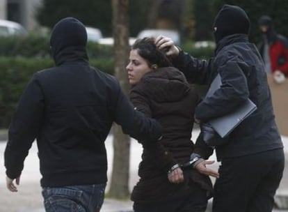 La Policía y la Guardia Civil han "descabezado" a Segi, según el Ministerio del Interior.