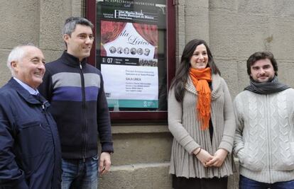 Emilio Ipinza, Iker Olazábal, Maite Urbieta y Alberto Núñez, de izquierda a derecha, en Vitoria.