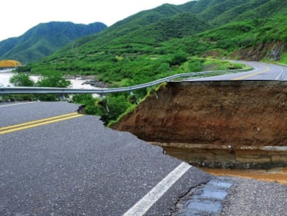 Carretera Siglo XXI en el estado de Michoac&aacute;n.