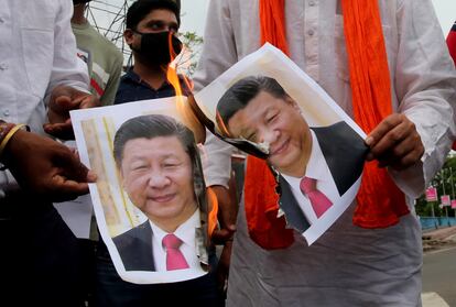 Manifestantes indios protestan contra los líderes chinos, en Bhopal, India, el pasado 16 de junio.