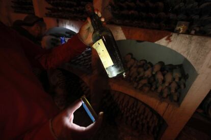 Cata de vinos en la Bodega del Nero de Chinchón.