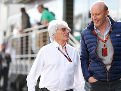 Bernie Ecclestone, antiguo consejero delegado de la Fórmula 1, y Donald Mackenzie, cofundador y copresidente de CVC. 