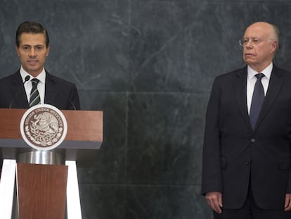 El presidente Pe&ntilde;a Nieto y Jos&eacute; Narro, ministro de Salud. 