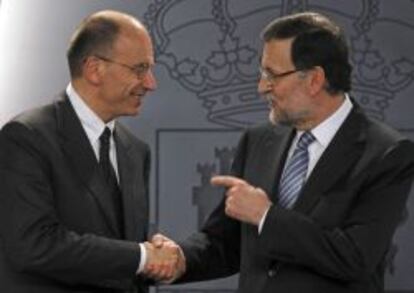 El primer ministro italiano, Enrico Letta, y el presidente espa&ntilde;ol, Mariano Rajoy. 