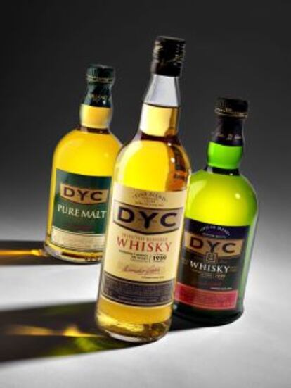 Botellas de whisky Dyc.