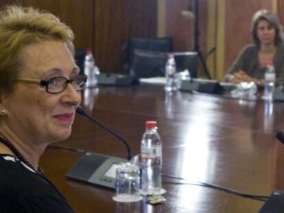 Martínez Aguayo, con los diputados populares de la comisión de investigación.