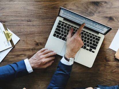 Pros y contras del móvil y la tableta personal en la oficina