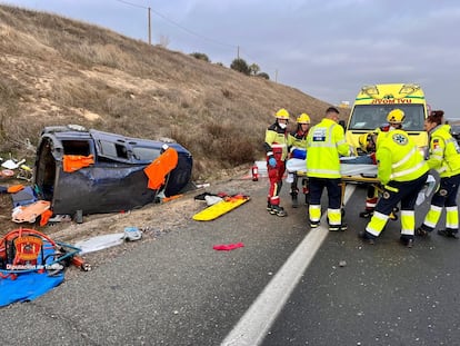 Estado en el que qued el vehculo en el accidente en la A-42 con la vctima ya en la camilla.