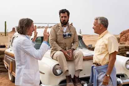 Wes Anderson dirige a Jason Schwartzman y Tom Hanks en el rodaje en Chinchón de 'Asteroid City'.