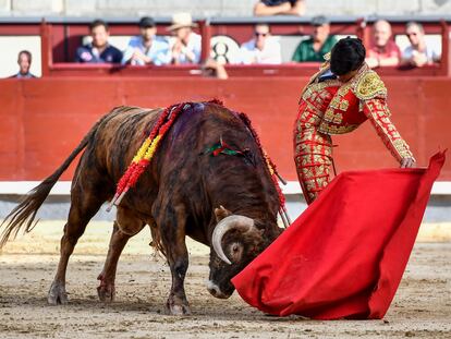 El torero salmantino, al natural, el 12 de junio de 2022, en la plaza de Las Ventas.